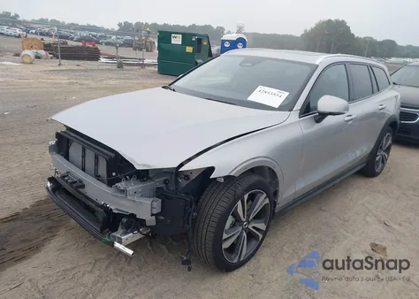 2025 Volvo V60 Cross Country B5 Plus from USA, damaged, VIN YV4L12WK4S2149336